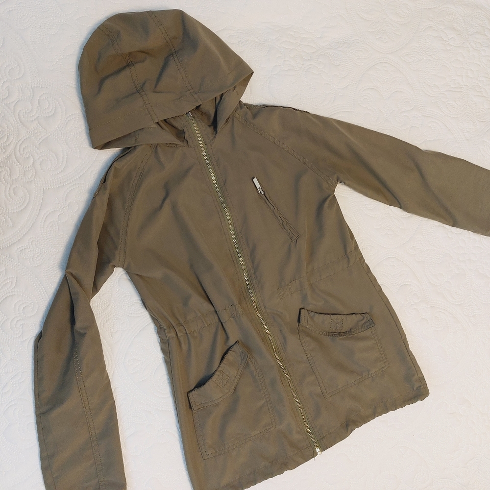 Army green jacket 🌲